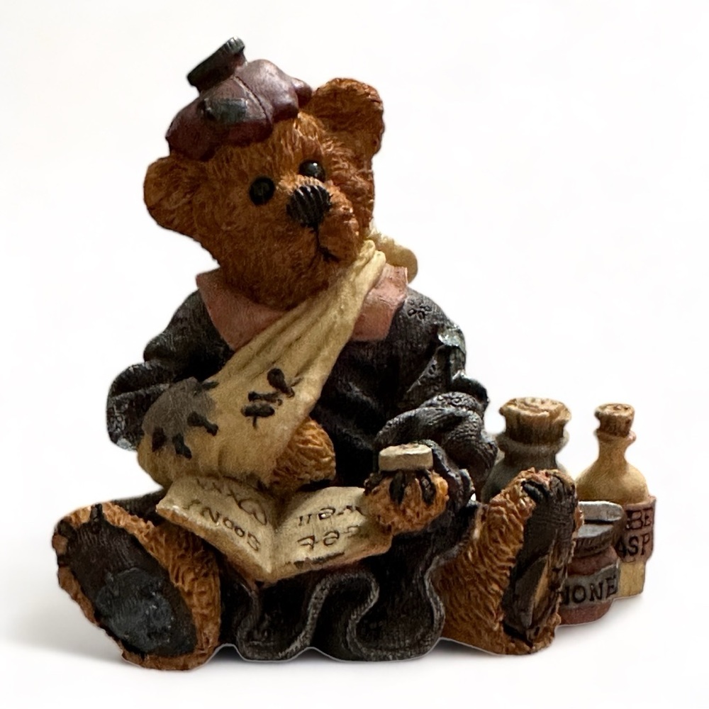 1997 Boyds Bears Bailey'..Poor Ol' Bear #227704 Resin NIB